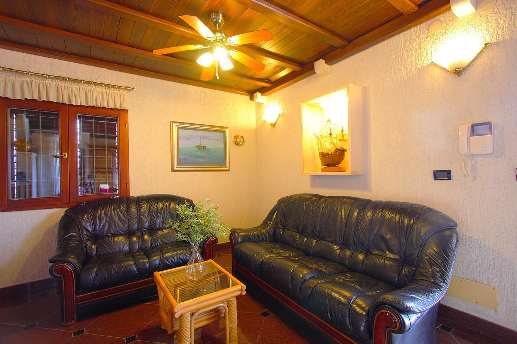 Holiday Home Olea - Sun, Sea, Sport & Comfort Splitska Zimmer foto